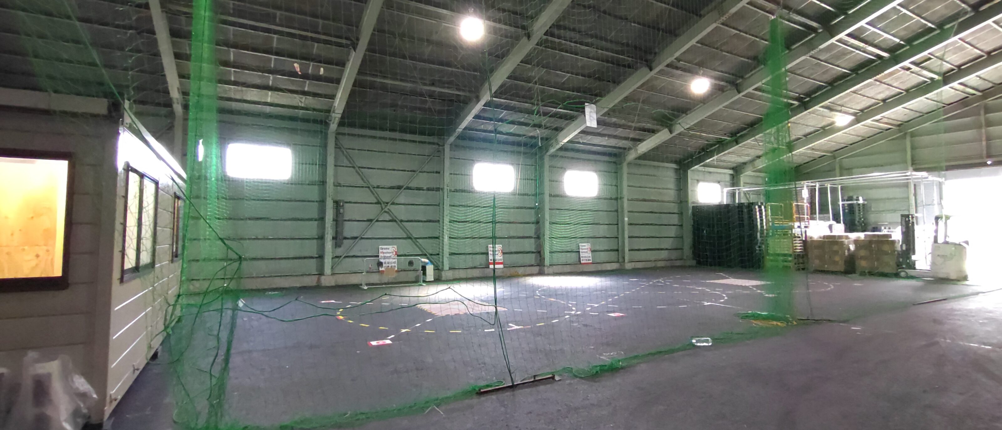 ドローンマスターズスクール東京足立校の紹介写真1