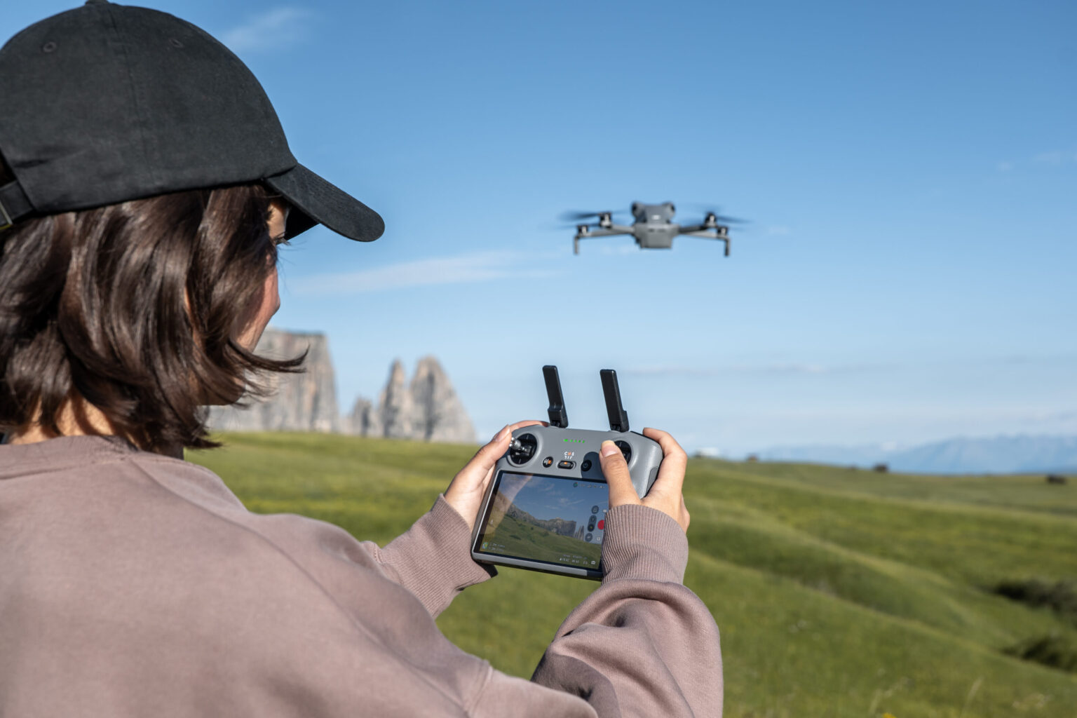 DJI Mini 5 Pro発売!Mini 4 Pro / Air 3Sとの違いを徹底比較し、あなたに最適な一台を選ぶ | ドローン国家資格 ...